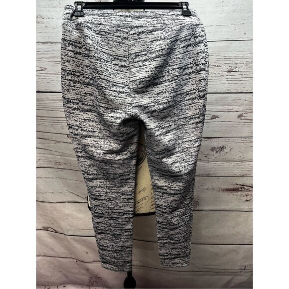 NYCC small black a white patterned stretchy comfy cropped pants - 2958 - Picture 2 of 3